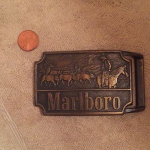 Marlboro belt buckle EC.